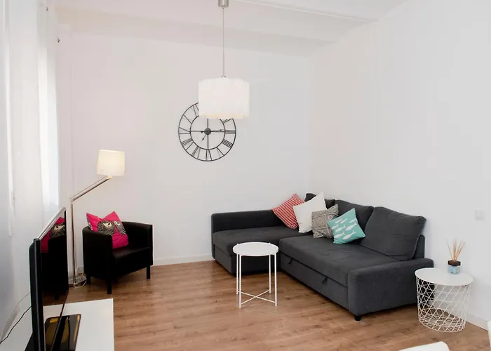 Gaudi-sant Pau Apartment